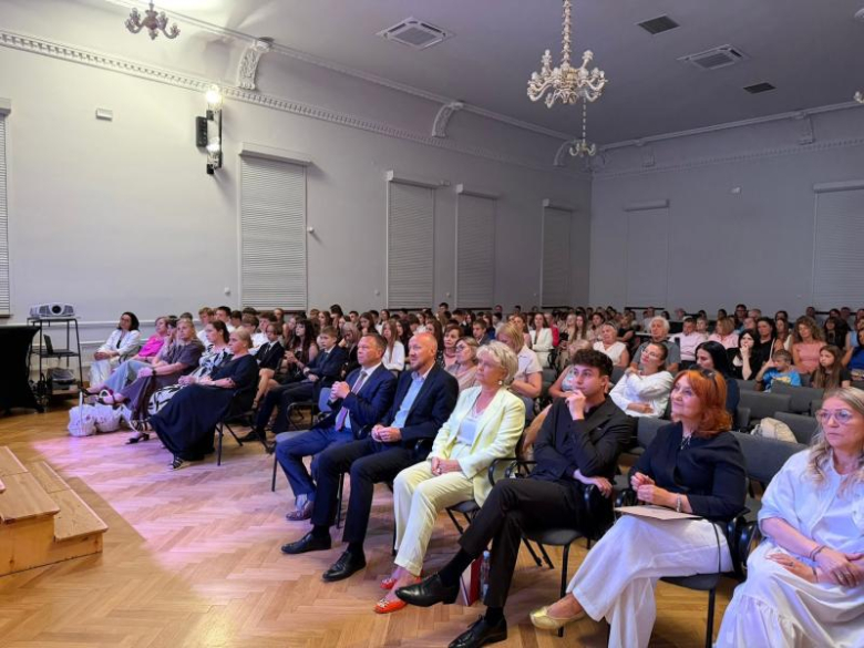 Zakończenie roku szkolnego uczniów klas ósmych Szkoły Podstawowej nr 2 w Ziębicach