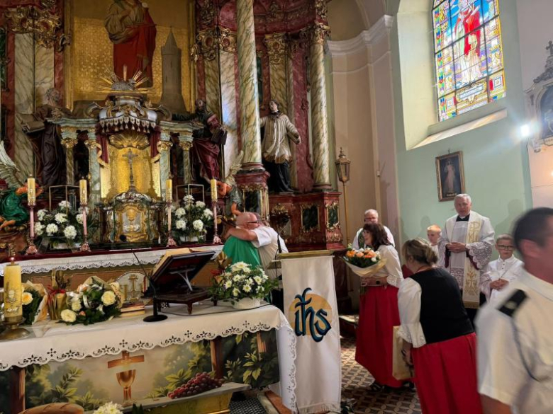 Po ponad 52 latach kapłaństwa i 18 latach w Stoszowicach ksiądz Marian Maluk przeszedł na emeryturę