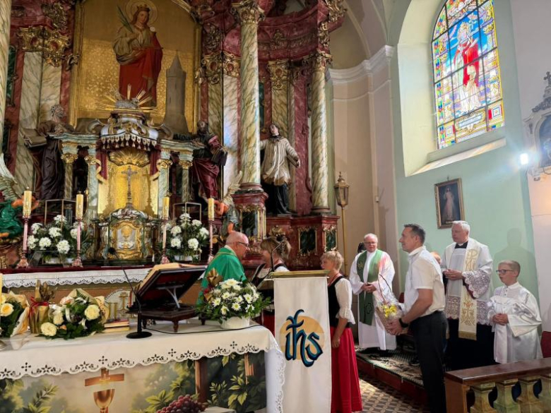 Po ponad 52 latach kapłaństwa i 18 latach w Stoszowicach ksiądz Marian Maluk przeszedł na emeryturę