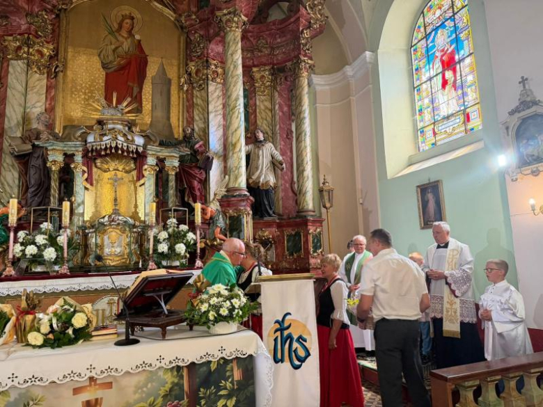 Po ponad 52 latach kapłaństwa i 18 latach w Stoszowicach ksiądz Marian Maluk przeszedł na emeryturę