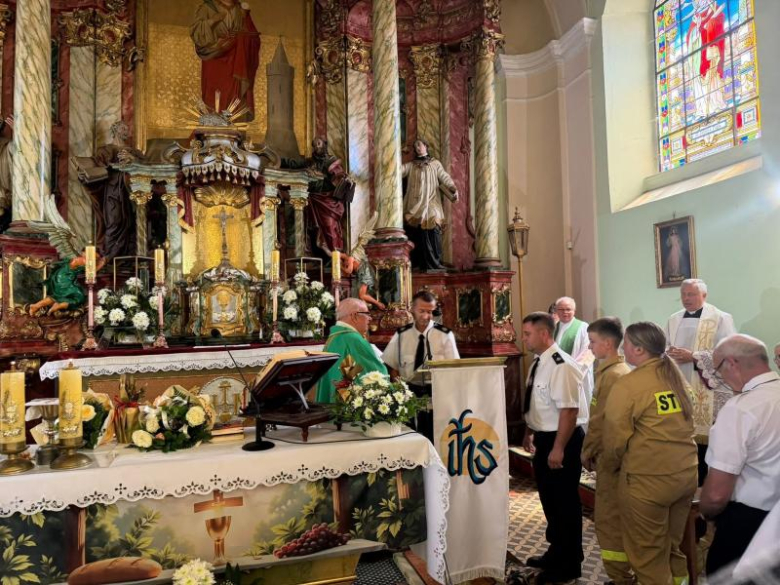 Po ponad 52 latach kapłaństwa i 18 latach w Stoszowicach ksiądz Marian Maluk przeszedł na emeryturę