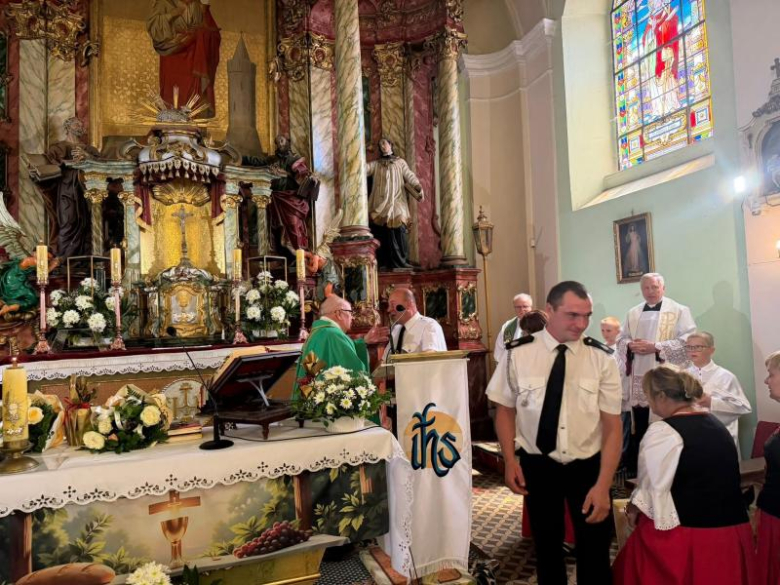 Po ponad 52 latach kapłaństwa i 18 latach w Stoszowicach ksiądz Marian Maluk przeszedł na emeryturę