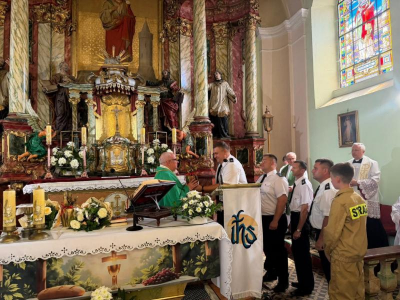 Po ponad 52 latach kapłaństwa i 18 latach w Stoszowicach ksiądz Marian Maluk przeszedł na emeryturę