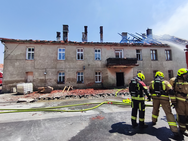 Pożar budynku wielorodzinnego przy ul. Złotostockiej w Kamieńcu Ząbkowickim