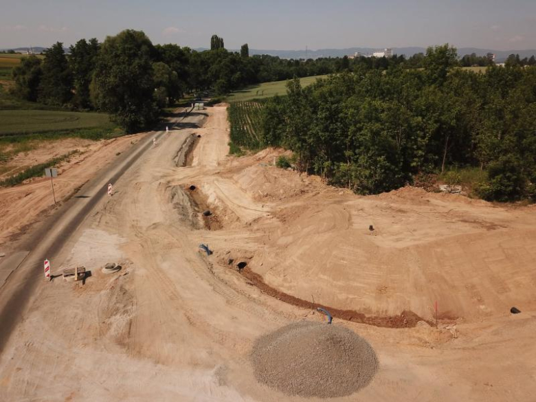 Prace przy drogach dojazdowych do EURO-PARK Ząbkowice nabierają tempa