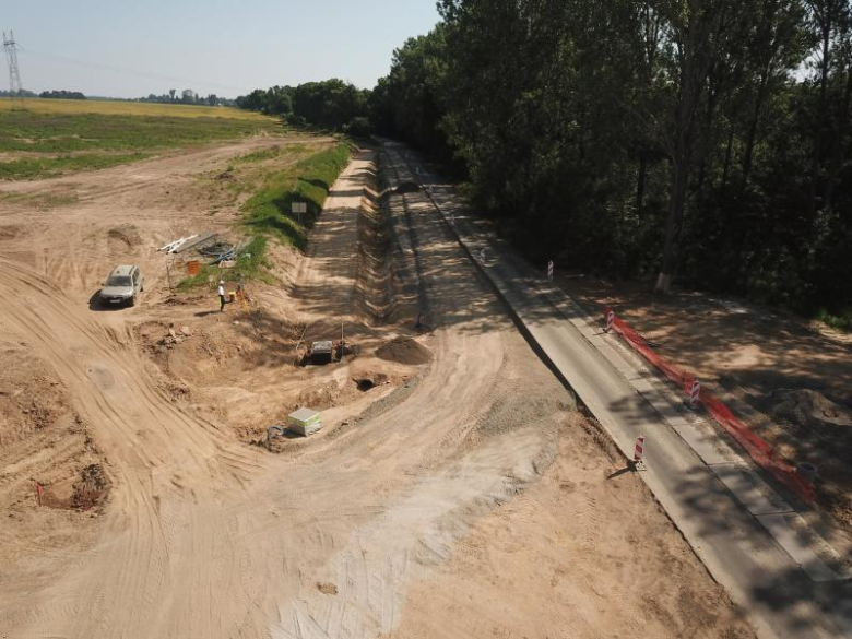 Prace przy drogach dojazdowych do EURO-PARK Ząbkowice nabierają tempa