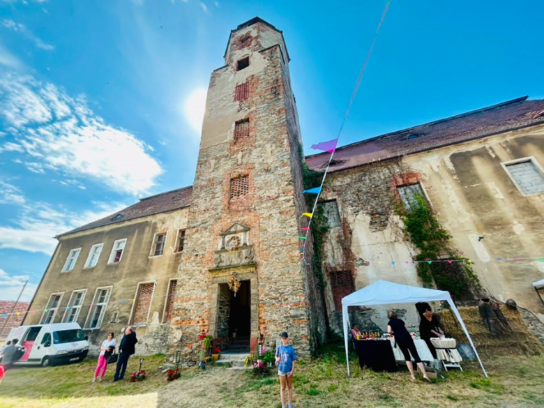 Średniowieczny Piknik w Dworku Służejów przyciągnął miłośników historii