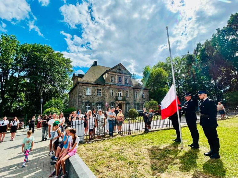 80 lat OSP Henryków. Jubileusz jednostki z udziałem strażaków, mieszkańców i samorządowców