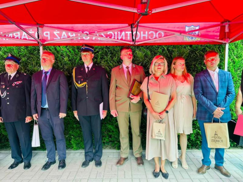 80 lat OSP Henryków. Jubileusz jednostki z udziałem strażaków, mieszkańców i samorządowców