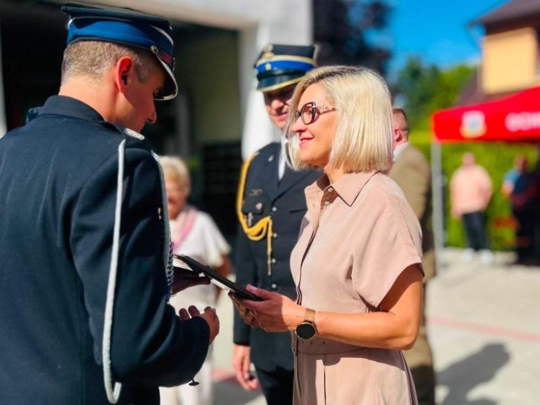 80 lat OSP Henryków. Jubileusz jednostki z udziałem strażaków, mieszkańców i samorządowców
