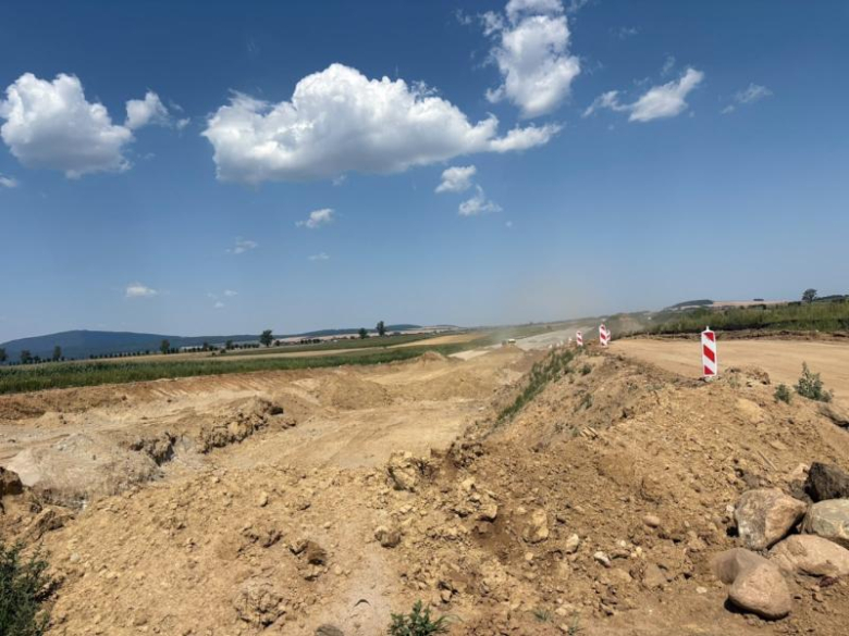 Budowa S8 na odcinku Jordanów-Łagiewniki już na półmetku