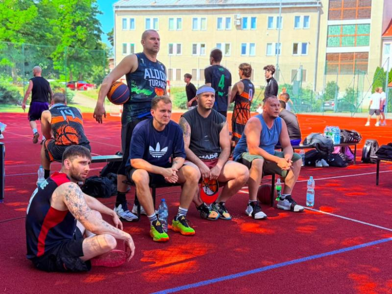 XI turniej streetballa na ziębickim orliku