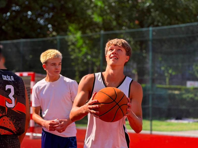 XI turniej streetballa na ziębickim orliku