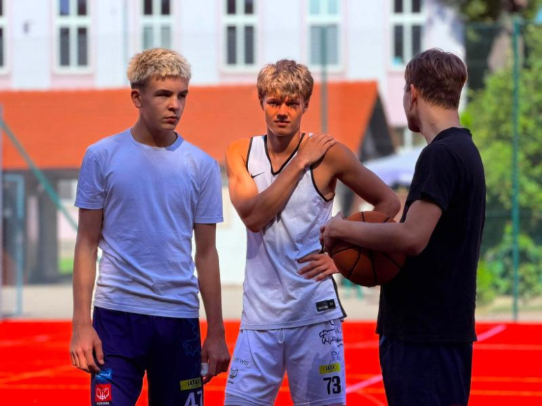 XI turniej streetballa na ziębickim orliku
