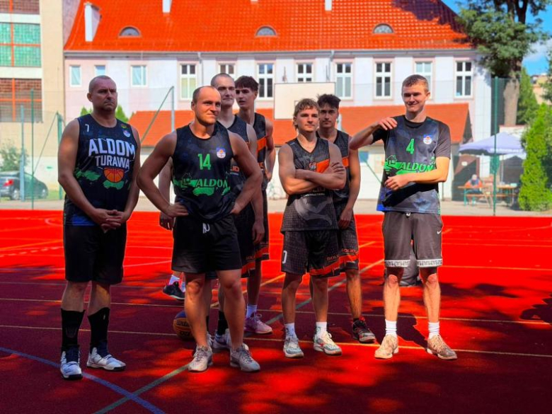 XI turniej streetballa na ziębickim orliku