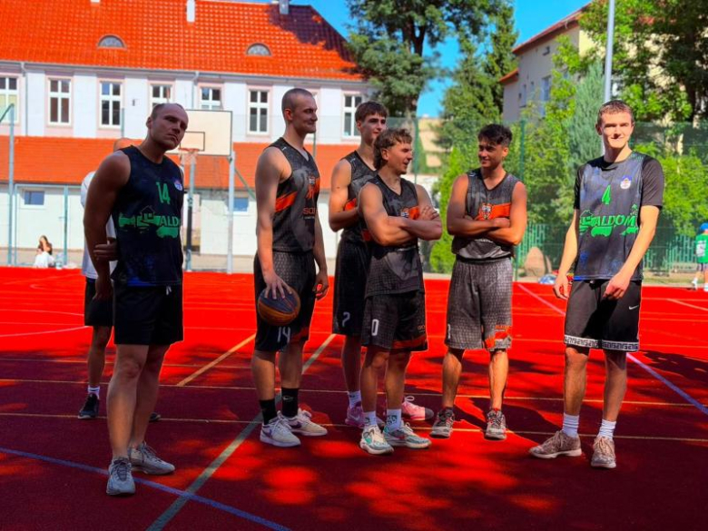 XI turniej streetballa na ziębickim orliku