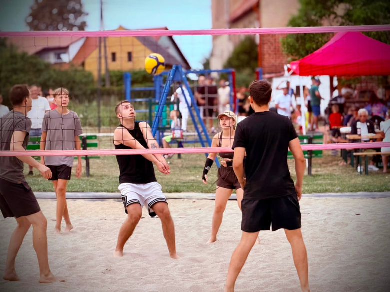 Piknik sportowo-rodzinny odbył się w Dębowcu