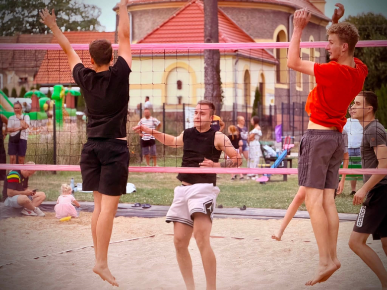 Piknik sportowo-rodzinny odbył się w Dębowcu
