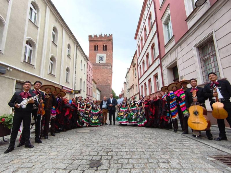 Meksyk na ząbkowickim rynku. Barwny folklor zachwycił mieszkańców i turystów
