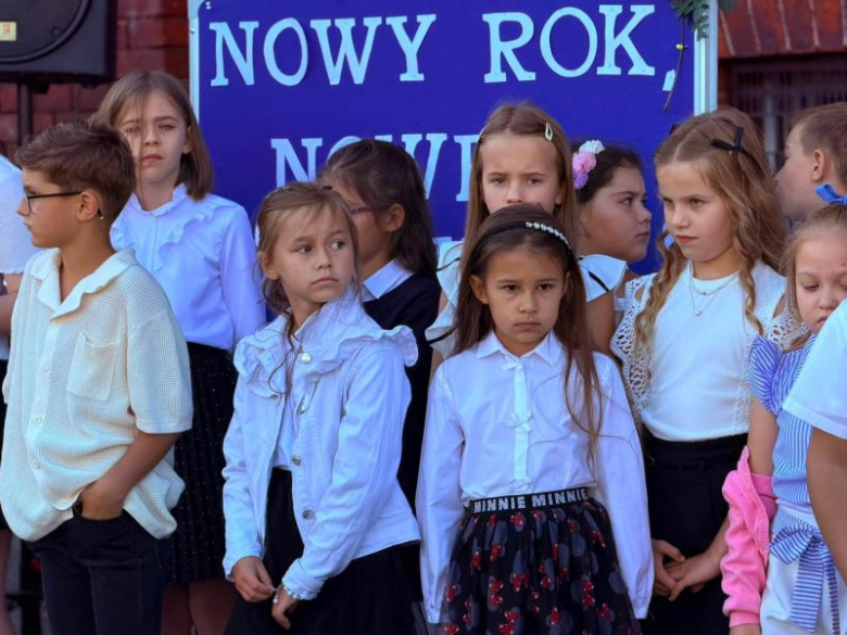 Rozpoczęcie roku szkolnego w Szkole Podstawowej nr 4 w Ziębicach