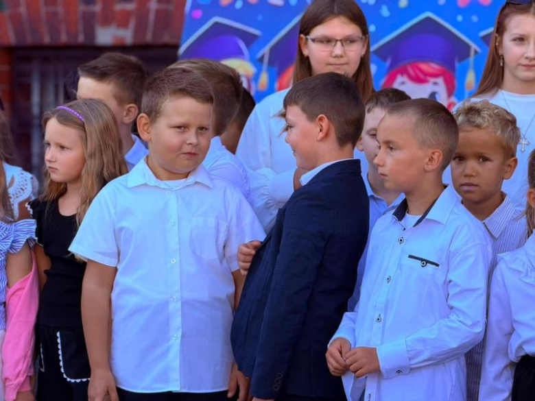 Rozpoczęcie roku szkolnego w Szkole Podstawowej nr 4 w Ziębicach