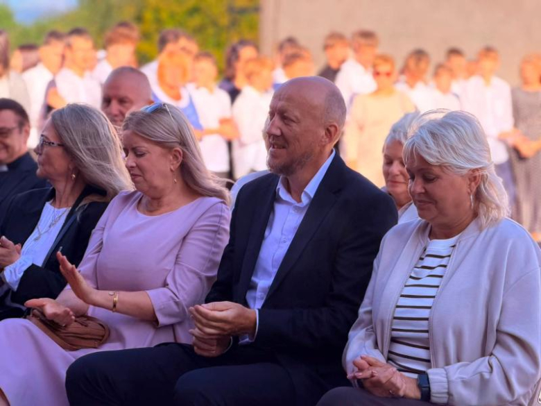 Rozpoczęcie roku szkolnego w Szkole Podstawowej nr 4 w Ziębicach