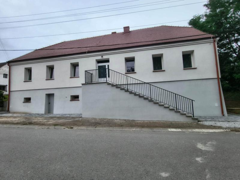 Świetlica w Piotrowicach Polskich po remoncie. Budynek przeszedł termomodernizację