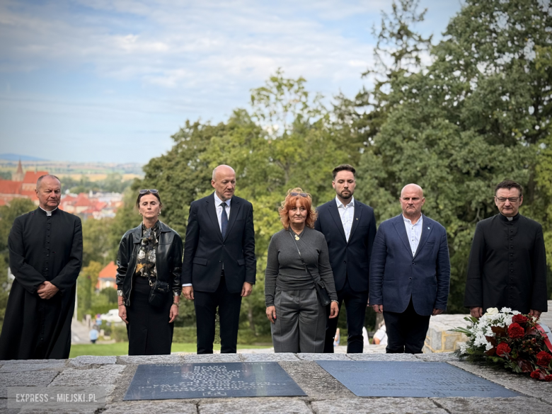 Powiatowa Uroczystość Kombatancka w Ziębicach. Oddali hołd bohaterom