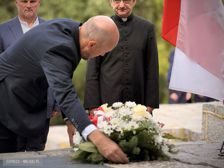 Powiatowa Uroczystość Kombatancka w Ziębicach. Oddali hołd bohaterom