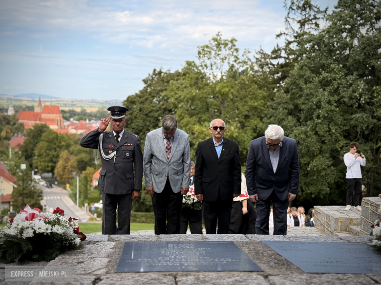 Powiatowa Uroczystość Kombatancka w Ziębicach. Oddali hołd bohaterom