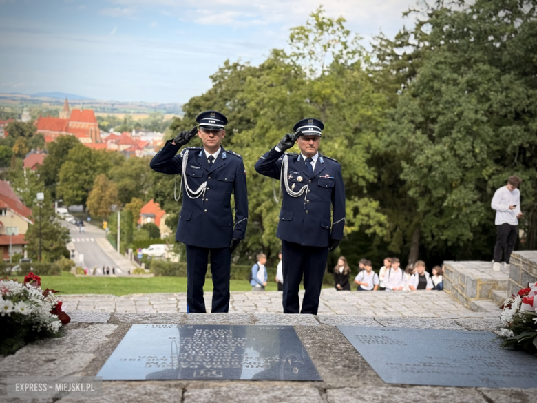 Powiatowa Uroczystość Kombatancka w Ziębicach. Oddali hołd bohaterom