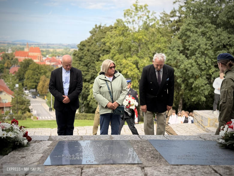 Powiatowa Uroczystość Kombatancka w Ziębicach. Oddali hołd bohaterom