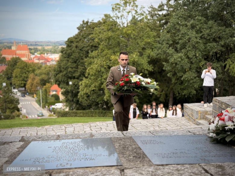Powiatowa Uroczystość Kombatancka w Ziębicach. Oddali hołd bohaterom
