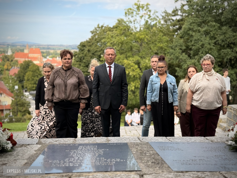 Powiatowa Uroczystość Kombatancka w Ziębicach. Oddali hołd bohaterom