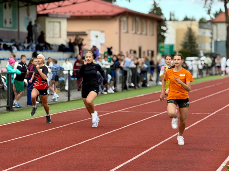 Na Stadionie Miejskim w Ziębicach odbył się III Miting Lekkoatletyczny „Witaj Szkoło”. Uczniowie ryw