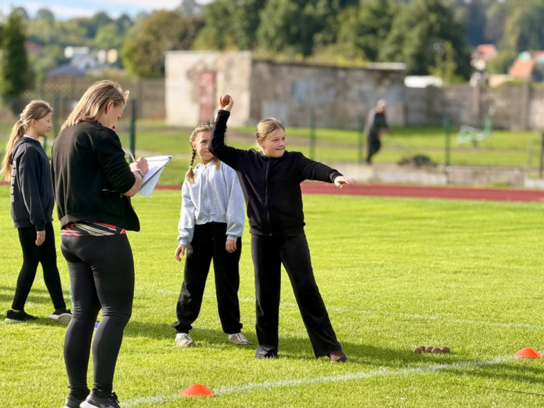 Na Stadionie Miejskim w Ziębicach odbył się III Miting Lekkoatletyczny „Witaj Szkoło”. Uczniowie ryw
