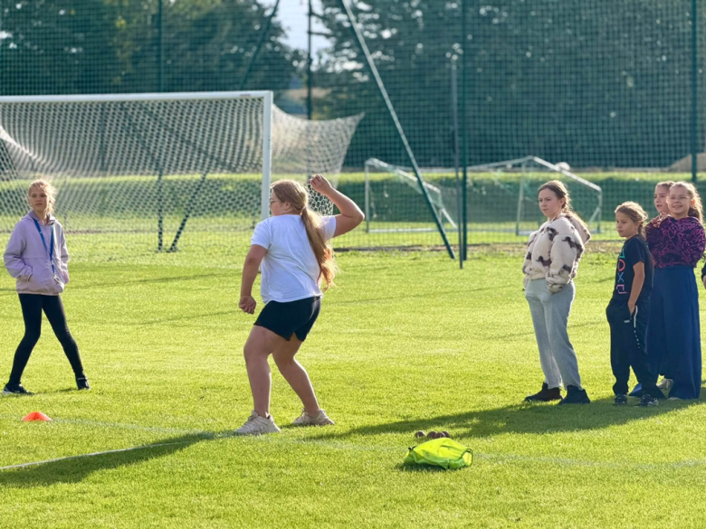 Na Stadionie Miejskim w Ziębicach odbył się III Miting Lekkoatletyczny „Witaj Szkoło”. Uczniowie ryw