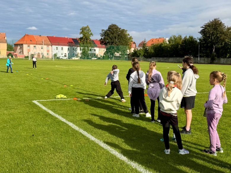 Na Stadionie Miejskim w Ziębicach odbył się III Miting Lekkoatletyczny „Witaj Szkoło”. Uczniowie ryw