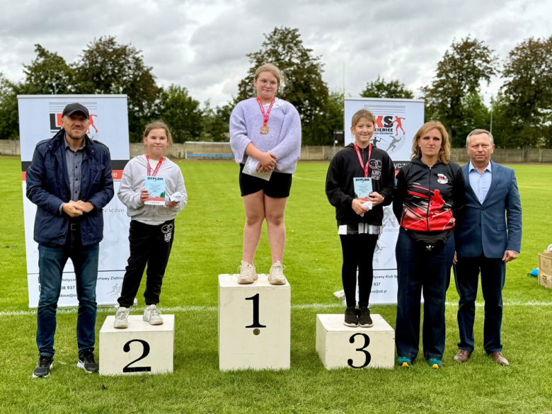 Na Stadionie Miejskim w Ziębicach odbył się III Miting Lekkoatletyczny „Witaj Szkoło”. Uczniowie ryw