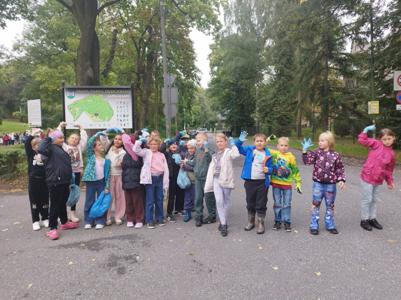 W gminie Ziębice zebrano ponad 50 worków odpadów podczas Sprzątania Świata