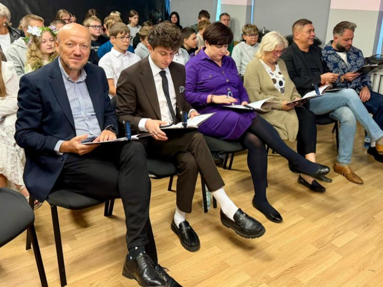 „Dziady” w roli głównej. Narodowe Czytanie w ziębickiej szkole podstawowej nr 2