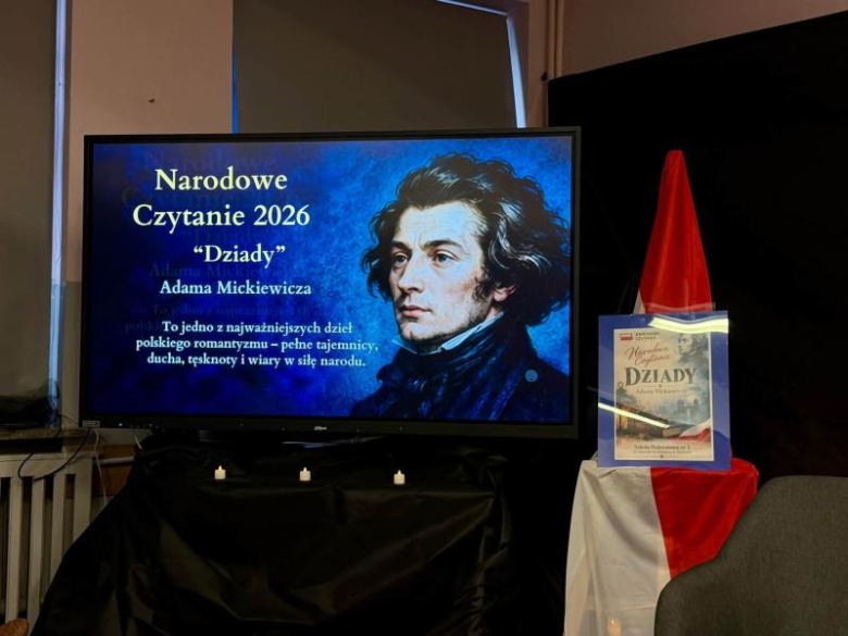„Dziady” w roli głównej. Narodowe Czytanie w ziębickiej szkole podstawowej nr 2