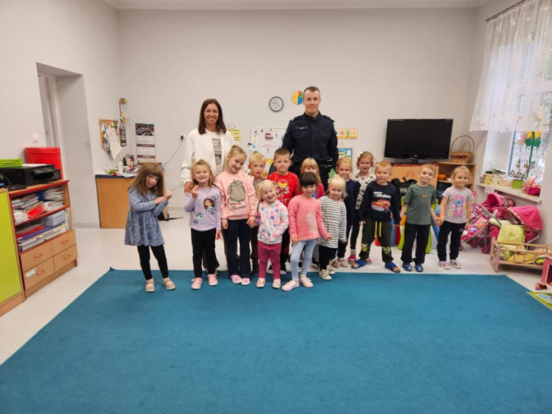Bezpieczna droga do szkoły. Policjanci spotkali się z najmłodszymi