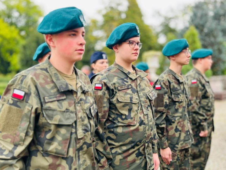 Kadeci z Henrykowa złożyli ślubowanie. Wyróżniono także nauczycieli
