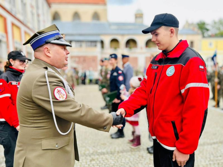 Kadeci z Henrykowa złożyli ślubowanie. Wyróżniono także nauczycieli