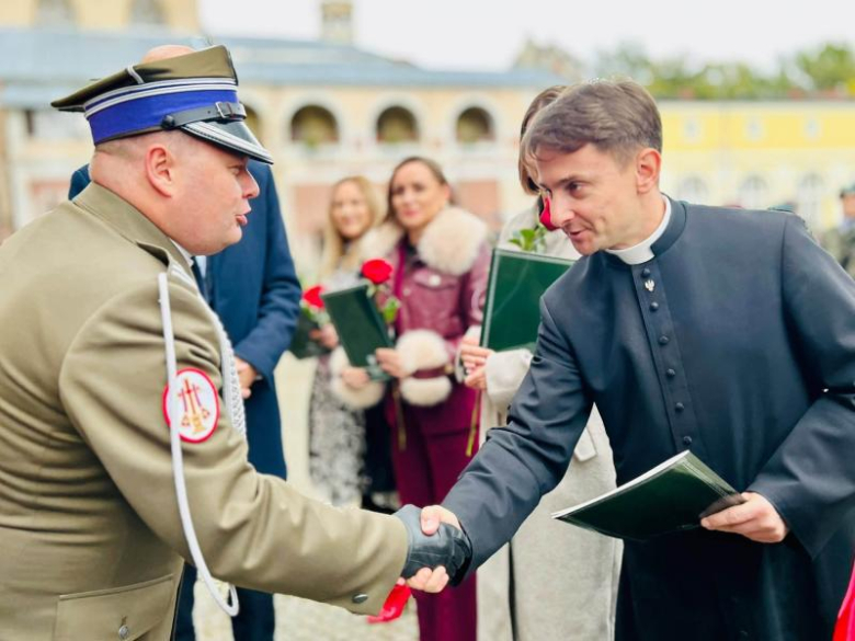 Kadeci z Henrykowa złożyli ślubowanie. Wyróżniono także nauczycieli