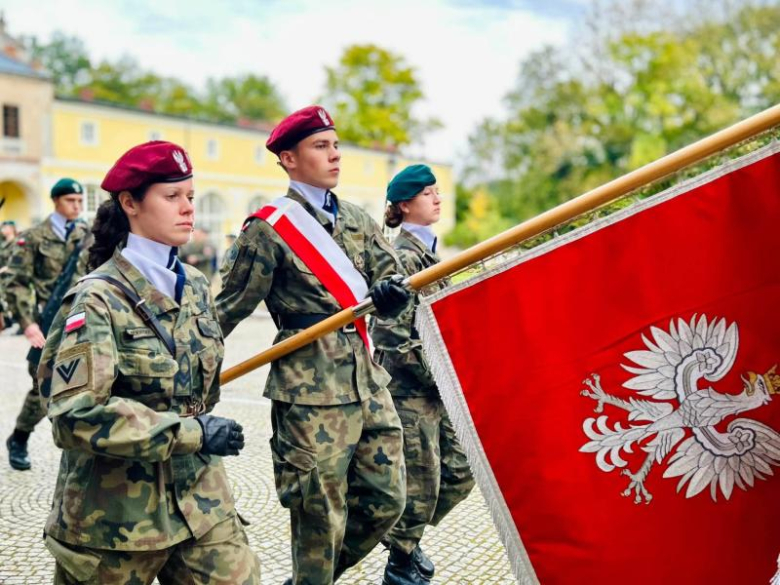 Kadeci z Henrykowa złożyli ślubowanie. Wyróżniono także nauczycieli