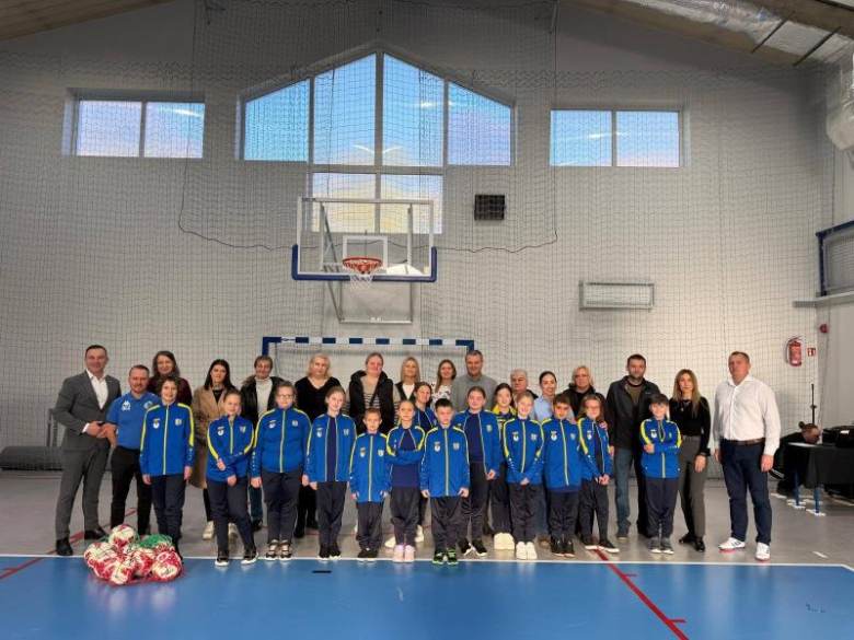 W Kamieńcu Ząbkowickim zainaugurowano rok szkolny klas sportowych