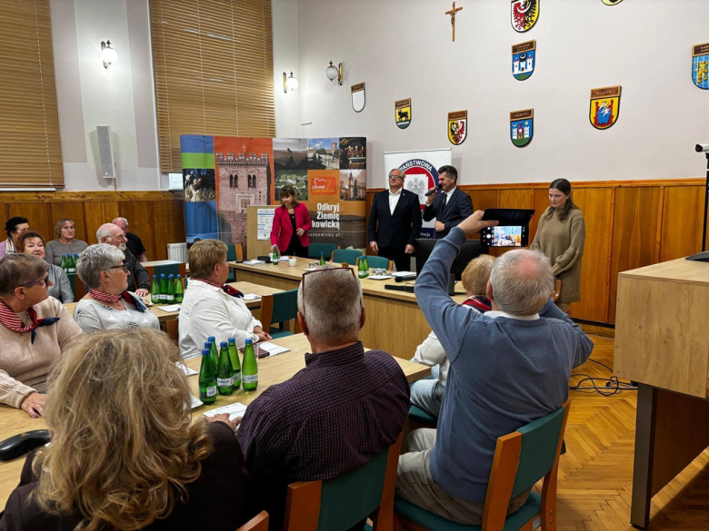 „Senior w roli głównej”. Konferencja zdrowotna w Starostwie Powiatowym