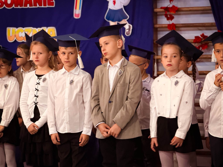 Pierwszoklasiści ze Szkoły Podstawowej nr 2 w Ziębicach złożyli ślubowanie